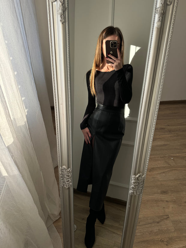 Приталена спідниця